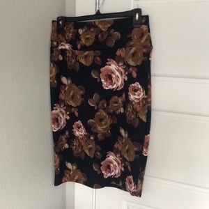 LuLaRoe Cassie. Size Medium
